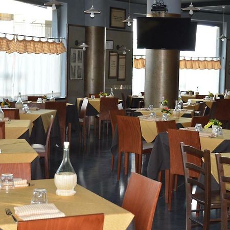Vescovo Rosso Hotel โกเซนซา ภายนอก รูปภาพ