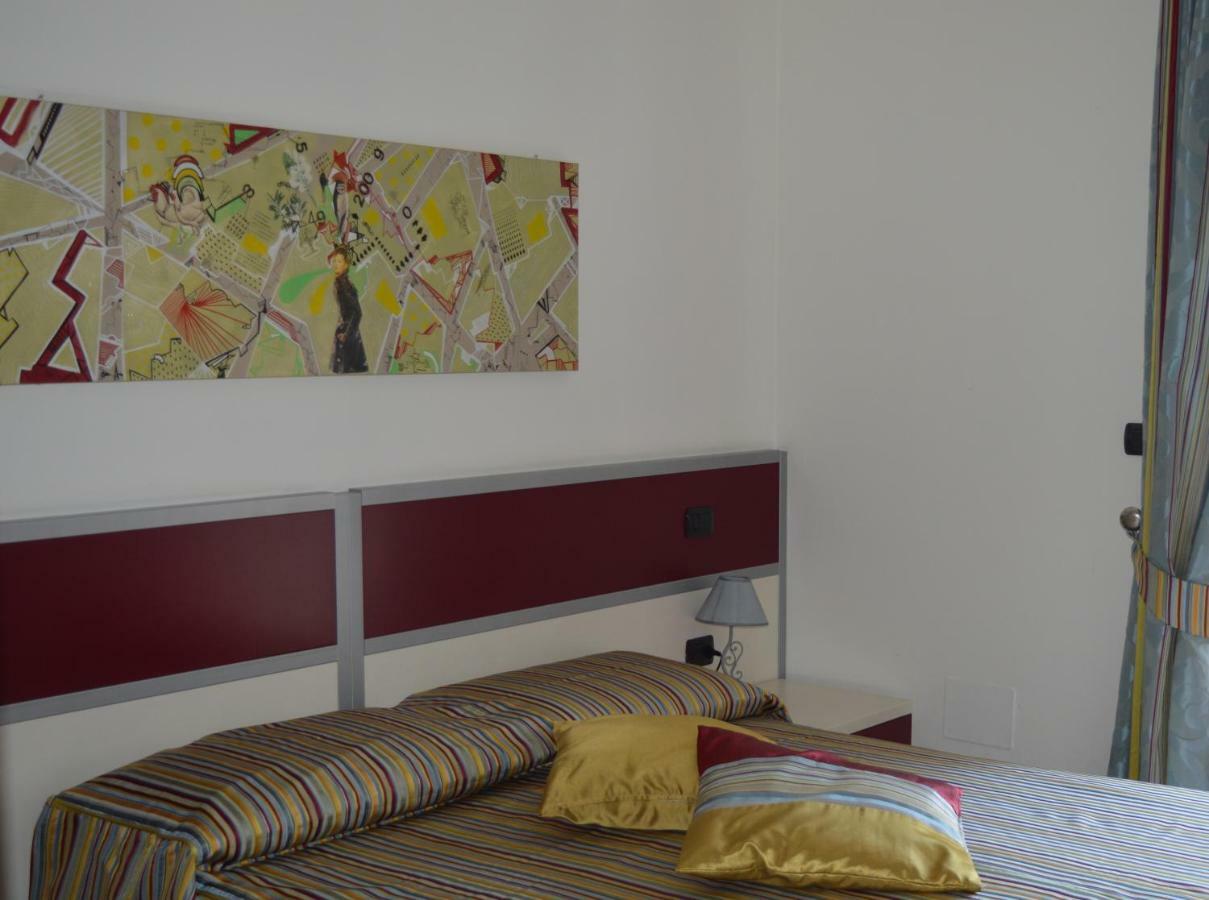 Vescovo Rosso Hotel โกเซนซา ภายนอก รูปภาพ